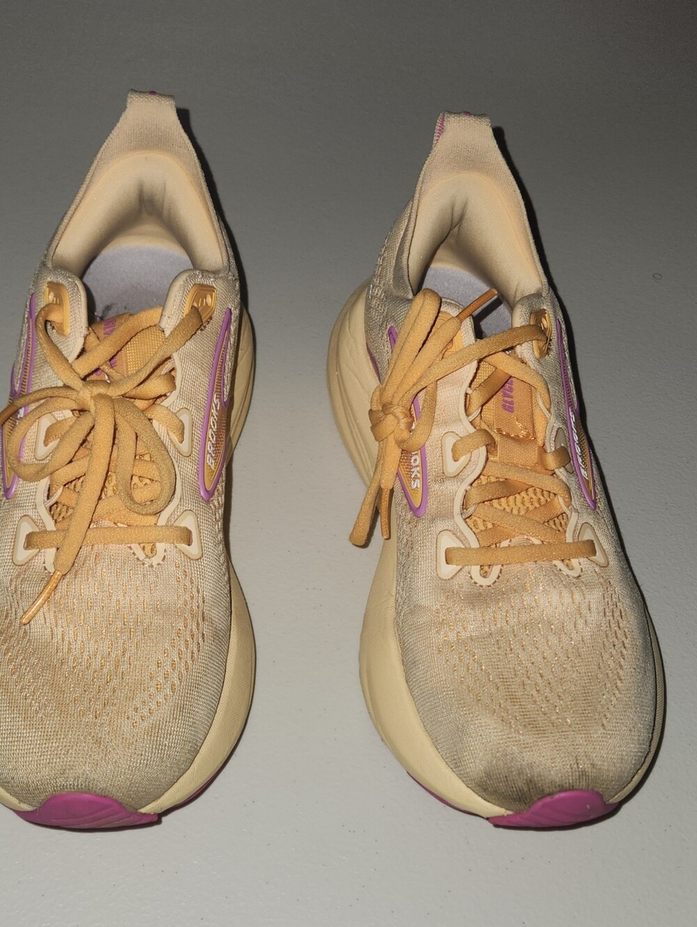 Women's Brooks Glycerin 22 Sherbert/Apricot/Pink Colorway Size 8